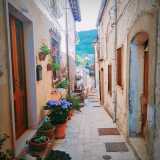 La prima tappa del nostro viaggio � sui Monti Dauni, al confine tra Puglia e Campania. Qui si trovano i due piccoli Comuni di Faeto... (foto di Peppino Pavia)